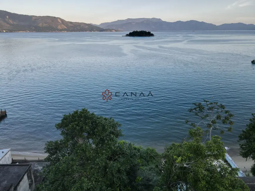 Foto 1 de Terreno / Lote à venda, 350m2 em Mombaça, Angra Dos Reis - RJ