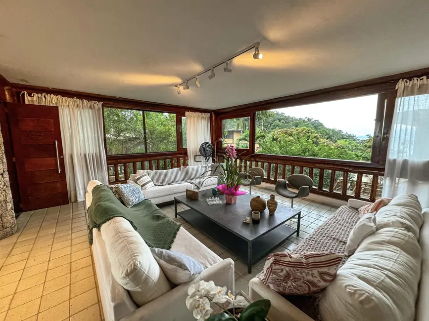 Casa de Condomínio com 4 quartos para alugar, 300m2 em Mombaça, Angra Dos Reis - RJ - imagem 1 Foto 1 de Casa de Condomínio com 4 quartos para alugar, 300m2 em Mombaça, Angra Dos Reis - RJ