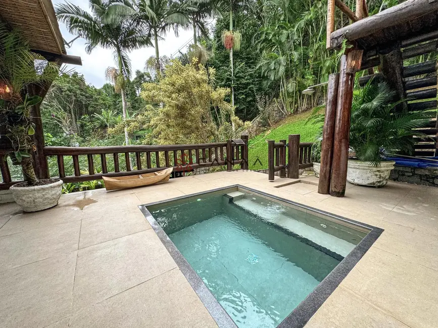 Casa de Condomínio com 4 quartos para alugar, 300m2 em Mombaça, Angra Dos Reis - RJ - imagem 6 Foto 6 de Casa de Condomínio com 4 quartos para alugar, 300m2 em Mombaça, Angra Dos Reis - RJ