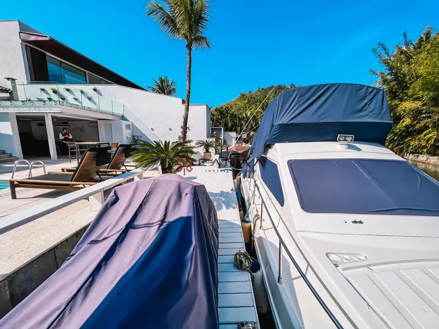 Foto 3 de Casa de Condomínio com 6 quartos à venda, 400m2 em Frade (Cunhambebe), Angra Dos Reis - RJ