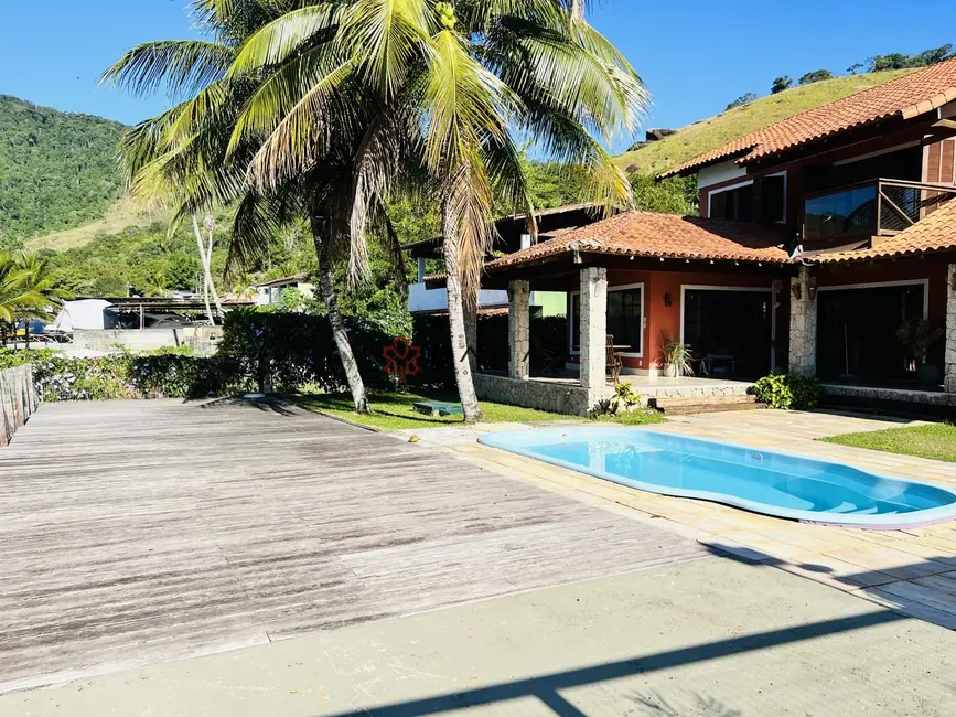 Foto 2 de Casa com 4 quartos à venda, 350m2 em Retiro (Cunhambebe), Angra Dos Reis - RJ