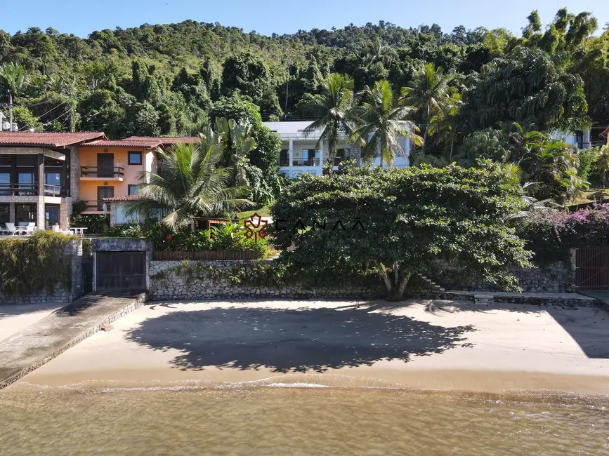 Foto 2 de Casa com 4 quartos à venda, 400m2 em Mombaça, Angra Dos Reis - RJ