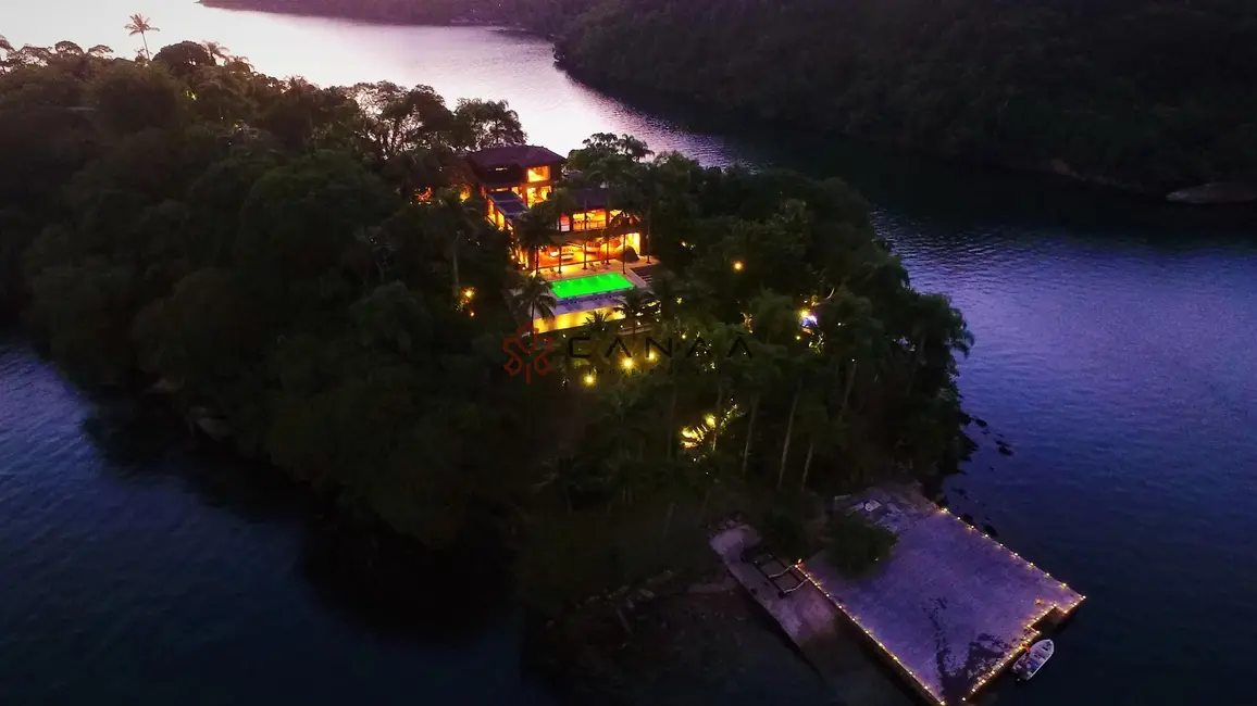 Casa com 5 quartos para alugar, 750m2 em Frade (Cunhambebe), Angra Dos Reis - RJ - imagem 3 Foto 3 de Casa com 5 quartos para alugar, 750m2 em Frade (Cunhambebe), Angra Dos Reis - RJ