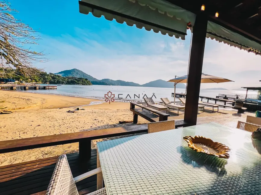 Casa com 8 quartos para alugar, 387m2 em Vila Velha, Angra Dos Reis - RJ - imagem 4 Foto 4 de Casa com 8 quartos para alugar, 387m2 em Vila Velha, Angra Dos Reis - RJ