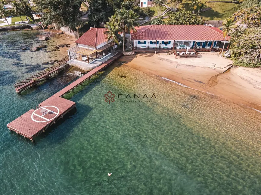 Foto 1 de Casa com 8 quartos para alugar, 387m2 em Vila Velha, Angra Dos Reis - RJ