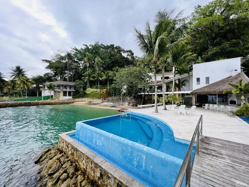 Casa com 6 quartos para alugar, 600m2 em Vila Velha, Angra Dos Reis - RJ - imagem 7 Foto 7 de Casa com 6 quartos para alugar, 600m2 em Vila Velha, Angra Dos Reis - RJ