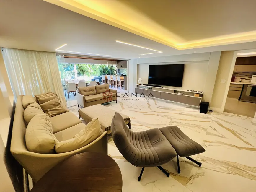 Foto 7 de Casa de Condomínio com 8 quartos à venda, 500m2 em Mombaça, Angra Dos Reis - RJ