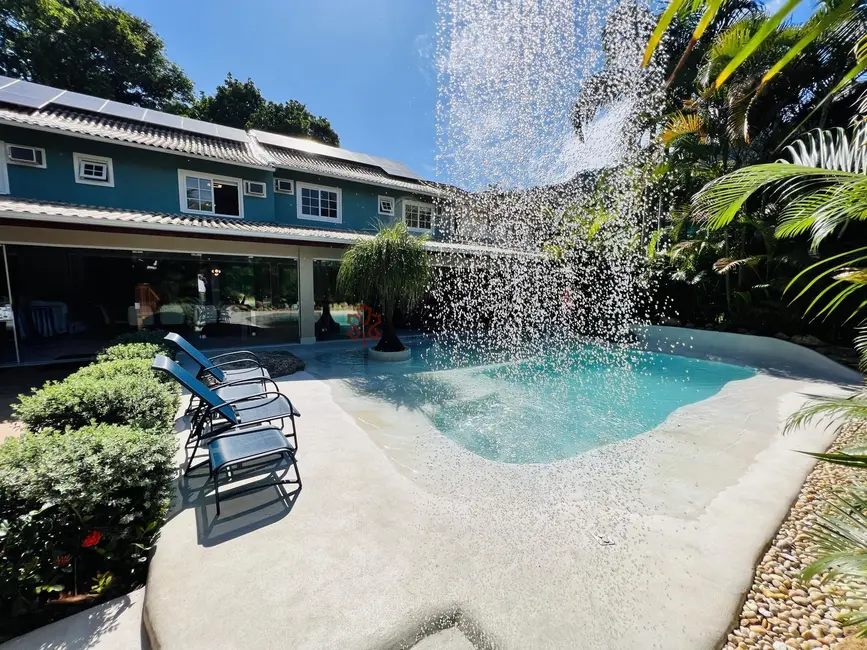 Foto 2 de Casa de Condomínio com 8 quartos à venda, 500m2 em Mombaça, Angra Dos Reis - RJ
