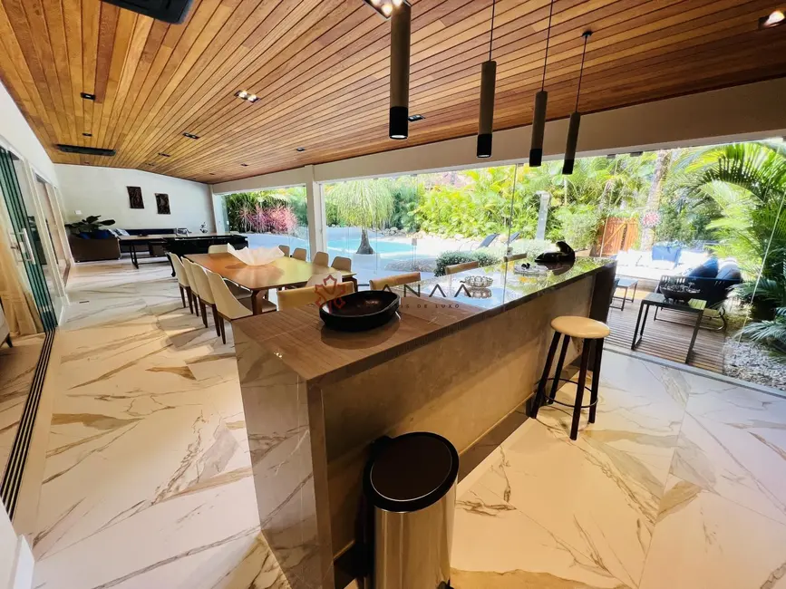 Casa de Condomínio com 8 quartos à venda, 500m2 em Mombaça, Angra Dos Reis - RJ - imagem 9 Foto 9 de Casa de Condomínio com 8 quartos à venda, 500m2 em Mombaça, Angra Dos Reis - RJ