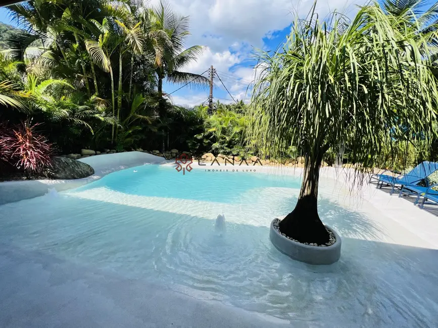 Foto 3 de Casa de Condomínio com 8 quartos à venda, 500m2 em Mombaça, Angra Dos Reis - RJ