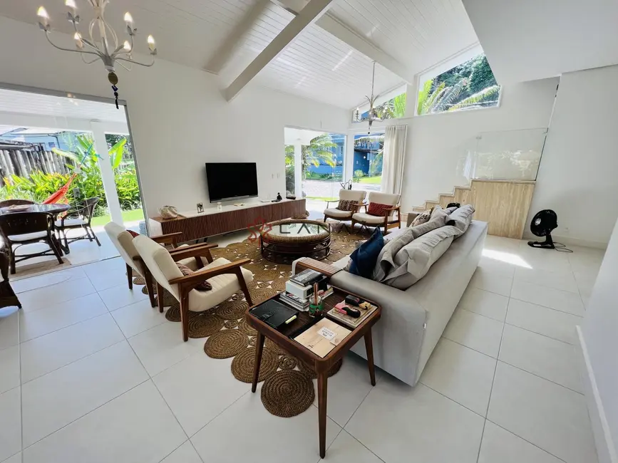 Foto 8 de Casa de Condomínio com 4 quartos à venda, 350m2 em Pontal (Cunhambebe), Angra Dos Reis - RJ