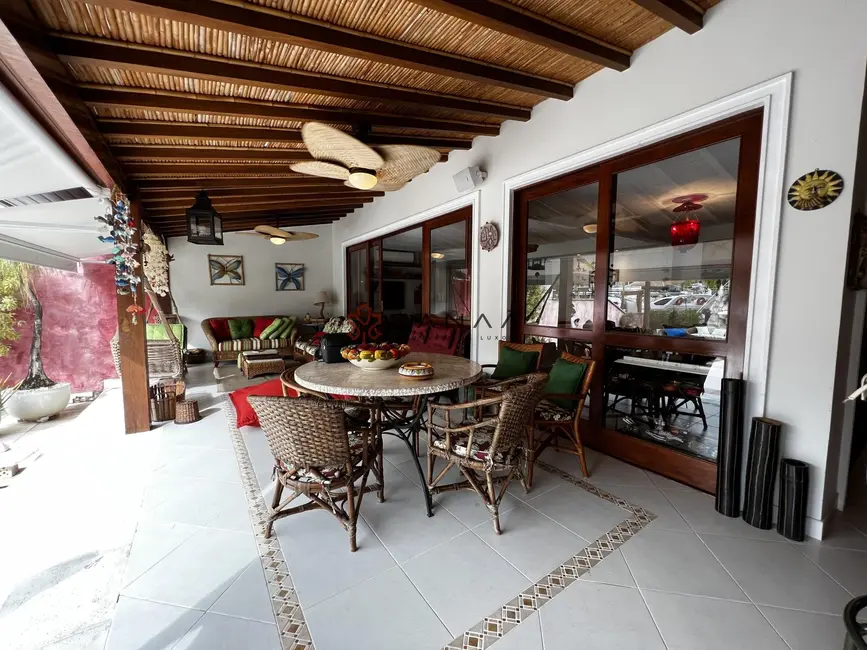 Foto 6 de Casa de Condomínio com 5 quartos à venda, 400m2 em Frade (Cunhambebe), Angra Dos Reis - RJ