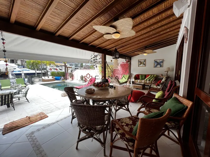 Foto 5 de Casa de Condomínio com 5 quartos à venda, 400m2 em Frade (Cunhambebe), Angra Dos Reis - RJ