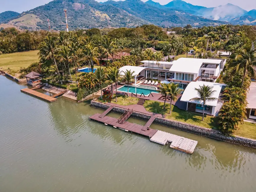 Foto 1 de Casa de Condomínio com 7 quartos para alugar, 1200m2 em Mangaratiba - RJ