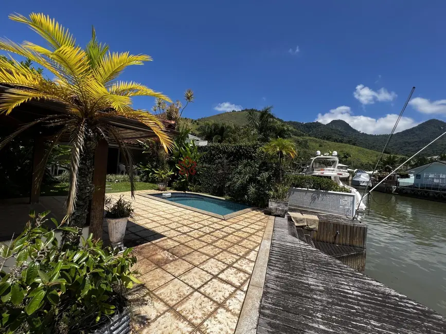 Foto 9 de Casa de Condomínio com 4 quartos à venda, 200m2 em Frade (Cunhambebe), Angra Dos Reis - RJ