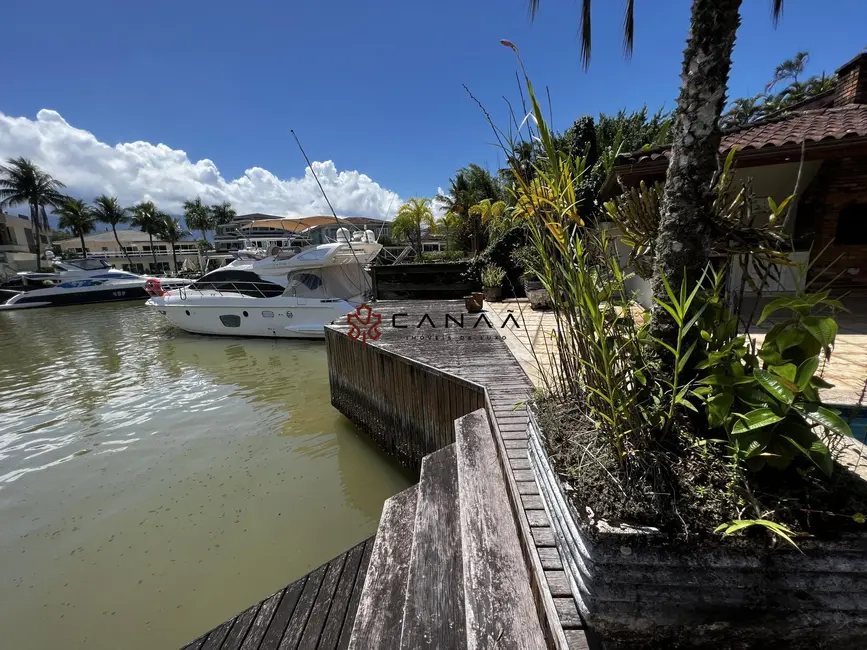 Foto 2 de Casa de Condomínio com 4 quartos à venda, 200m2 em Frade (Cunhambebe), Angra Dos Reis - RJ