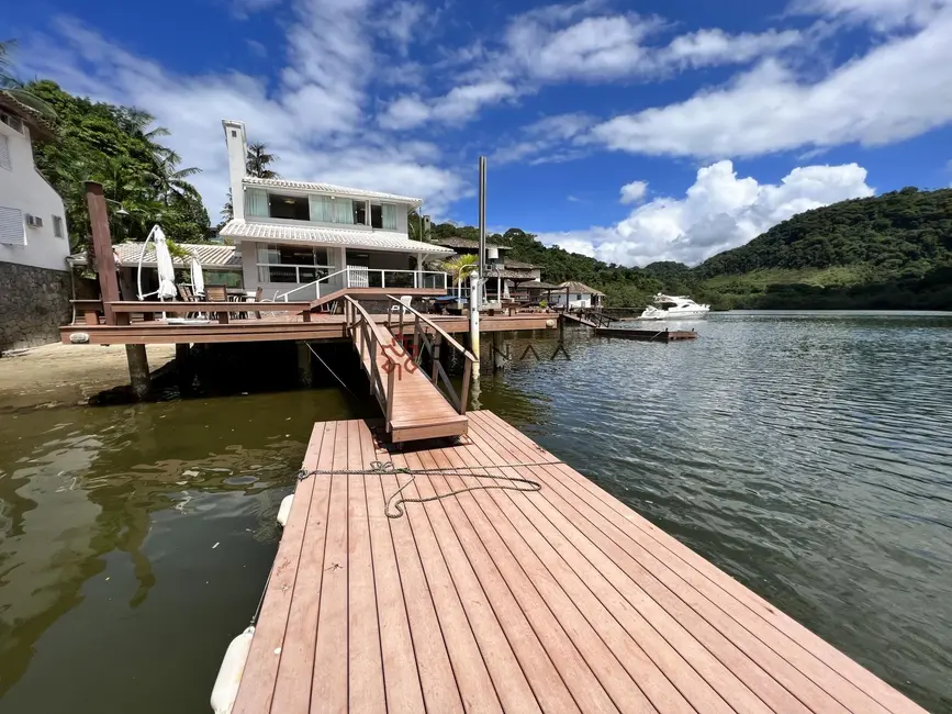 Foto 7 de Casa de Condomínio com 6 quartos à venda, 400m2 em Itanema (Cunhambebe), Angra Dos Reis - RJ