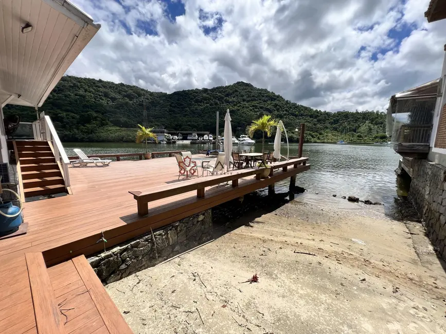 Foto 5 de Casa de Condomínio com 6 quartos à venda, 400m2 em Itanema (Cunhambebe), Angra Dos Reis - RJ