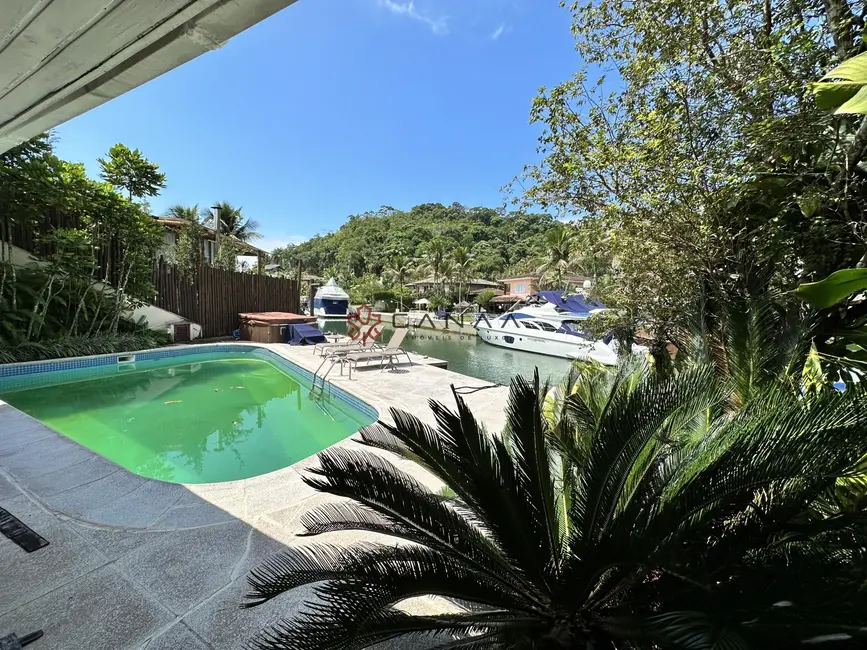 Foto 4 de Casa de Condomínio com 5 quartos à venda, 400m2 em Frade (Cunhambebe), Angra Dos Reis - RJ