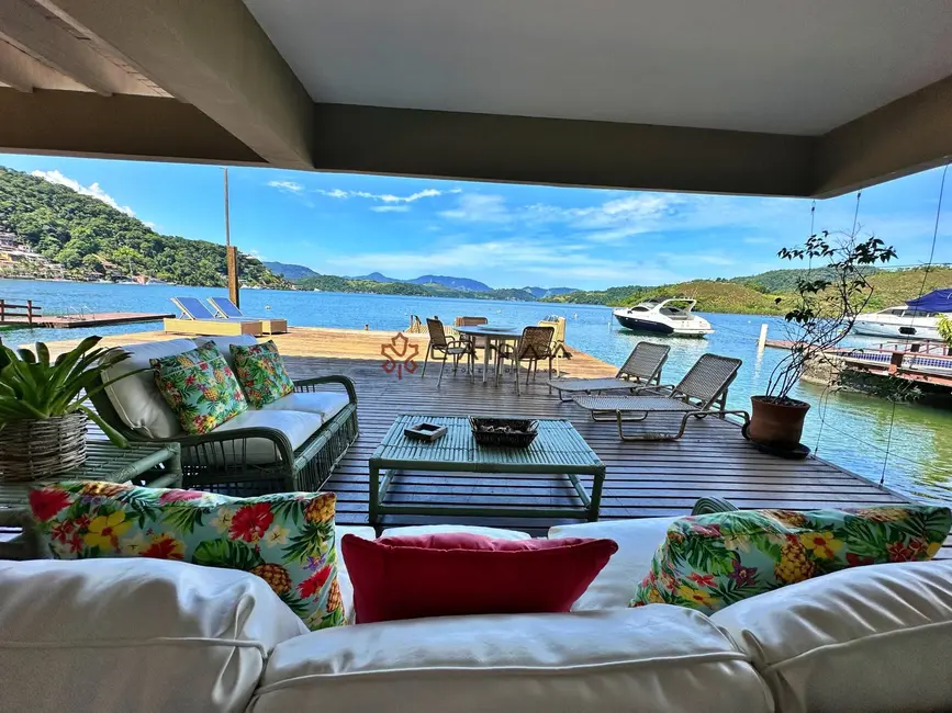 Casa de Condomínio com 8 quartos para alugar, 500m2 em Itanema (Cunhambebe), Angra Dos Reis - RJ - imagem 5 Foto 5 de Casa de Condomínio com 8 quartos para alugar, 500m2 em Itanema (Cunhambebe), Angra Dos Reis - RJ