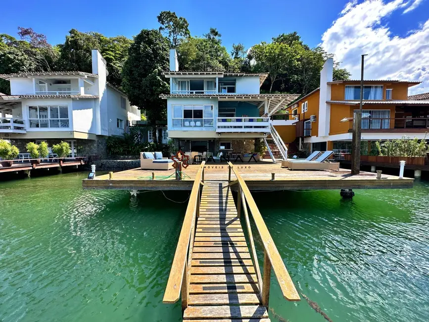 Foto 2 de Casa de Condomínio com 8 quartos à venda, 500m2 em Itanema (Cunhambebe), Angra Dos Reis - RJ