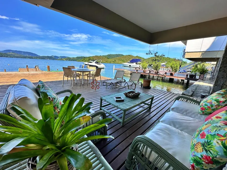 Casa de Condomínio com 8 quartos para alugar, 500m2 em Itanema (Cunhambebe), Angra Dos Reis - RJ - imagem 4 Foto 4 de Casa de Condomínio com 8 quartos para alugar, 500m2 em Itanema (Cunhambebe), Angra Dos Reis - RJ