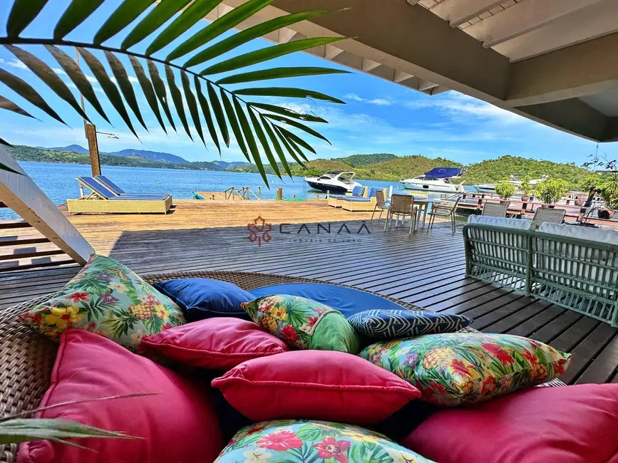 Casa de Condomínio com 8 quartos para alugar, 500m2 em Itanema (Cunhambebe), Angra Dos Reis - RJ - imagem 3 Foto 3 de Casa de Condomínio com 8 quartos para alugar, 500m2 em Itanema (Cunhambebe), Angra Dos Reis - RJ