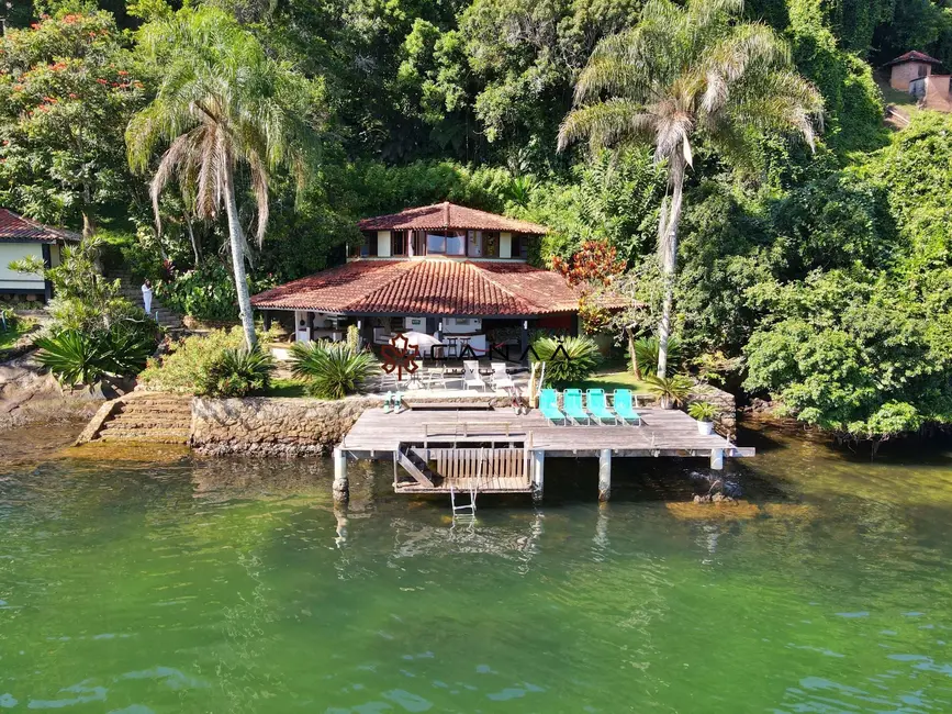 Foto 1 de Casa com 6 quartos à venda, 350m2 em Angra Dos Reis - RJ