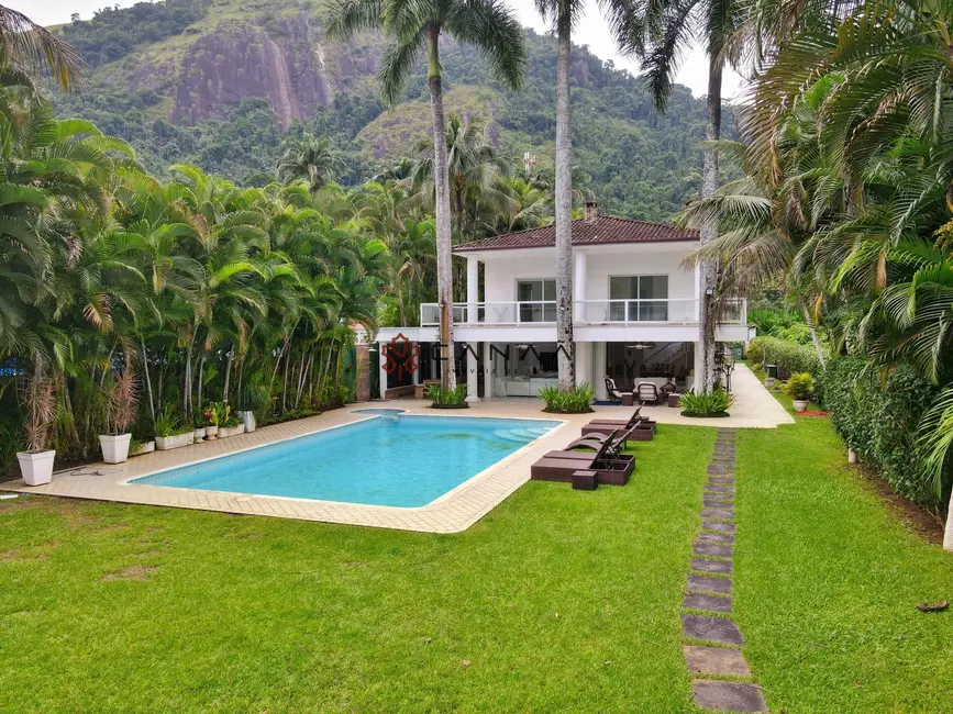 Foto 2 de Casa com 5 quartos à venda, 600m2 em Retiro (Cunhambebe), Angra Dos Reis - RJ
