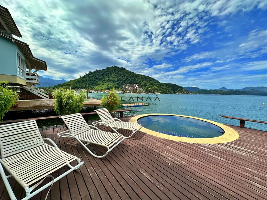 Casa de Condomínio com 7 quartos à venda, 400m2 em Itanema (Cunhambebe), Angra Dos Reis - RJ - imagem 9 Foto 9 de Casa de Condomínio com 7 quartos à venda, 400m2 em Itanema (Cunhambebe), Angra Dos Reis - RJ