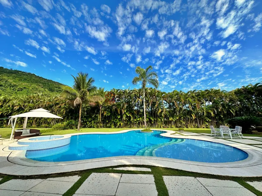 Casa de Condomínio com 6 quartos à venda, 700m2 em Mangaratiba - RJ - imagem 2 Foto 2 de Casa de Condomínio com 6 quartos à venda, 700m2 em Mangaratiba - RJ