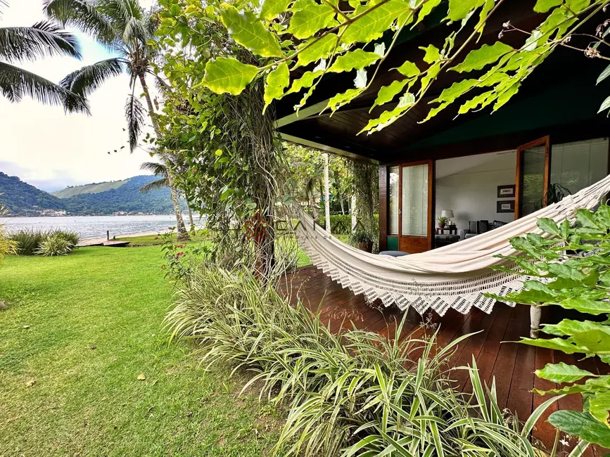 Foto 2 de Casa de Condomínio com 3 quartos à venda, 150m2 em Retiro (Cunhambebe), Angra Dos Reis - RJ