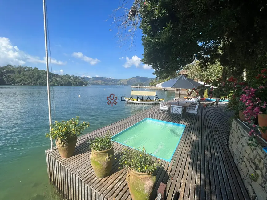 Casa com 3 quartos à venda, 300m2 em Angra Dos Reis - RJ - imagem 3 Foto 3 de Casa com 3 quartos à venda, 300m2 em Angra Dos Reis - RJ