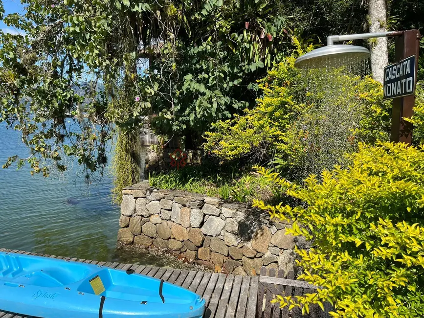 Casa com 3 quartos à venda, 300m2 em Angra Dos Reis - RJ - imagem 8 Foto 8 de Casa com 3 quartos à venda, 300m2 em Angra Dos Reis - RJ