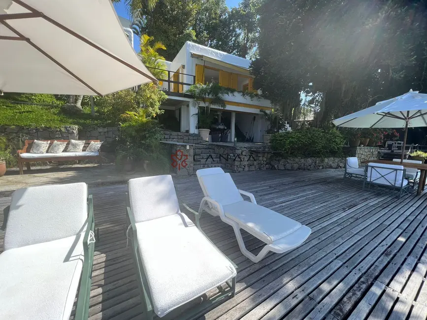 Casa com 3 quartos à venda, 300m2 em Angra Dos Reis - RJ - imagem 9 Foto 9 de Casa com 3 quartos à venda, 300m2 em Angra Dos Reis - RJ