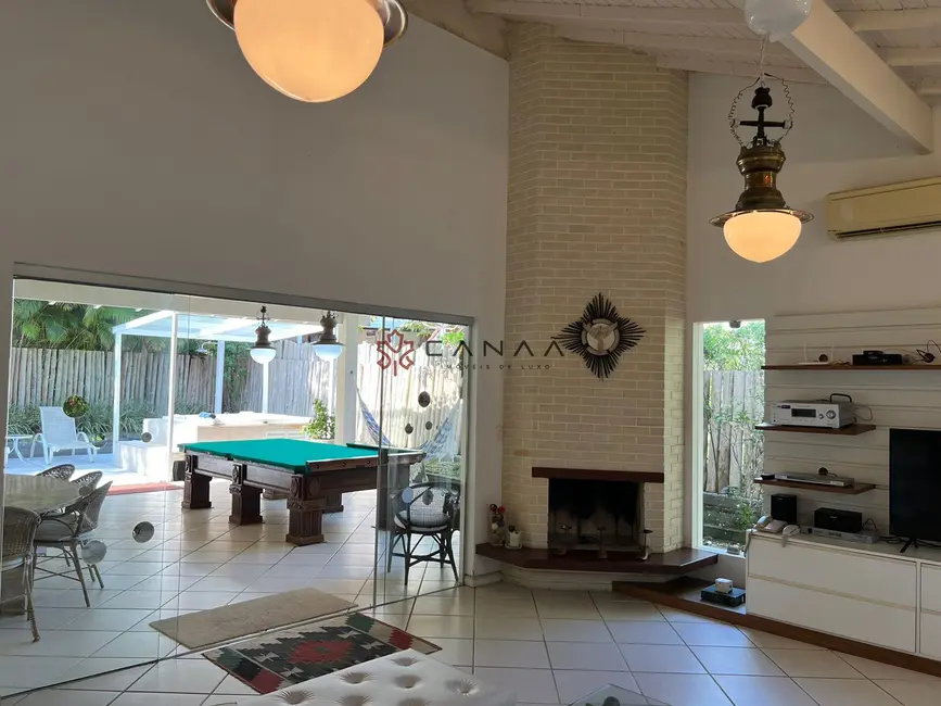 Foto 9 de Casa de Condomínio com 5 quartos à venda, 400m2 em Pontal (Cunhambebe), Angra Dos Reis - RJ