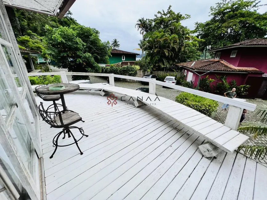 Foto 2 de Casa de Condomínio com 5 quartos à venda, 250m2 em Retiro (Cunhambebe), Angra Dos Reis - RJ