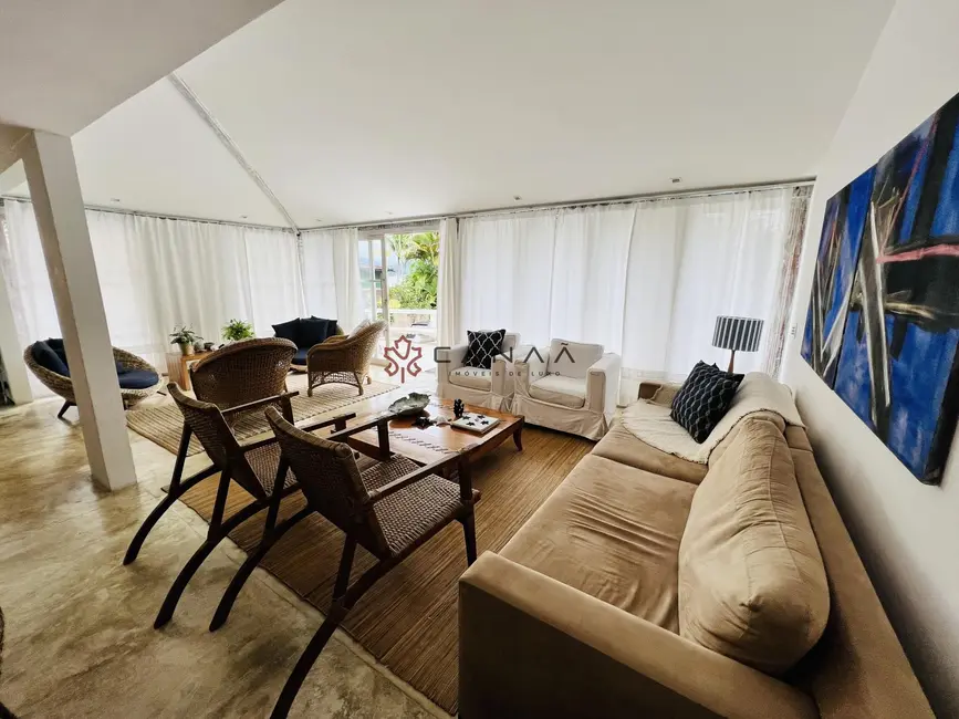 Foto 3 de Casa de Condomínio com 5 quartos à venda, 250m2 em Retiro (Cunhambebe), Angra Dos Reis - RJ