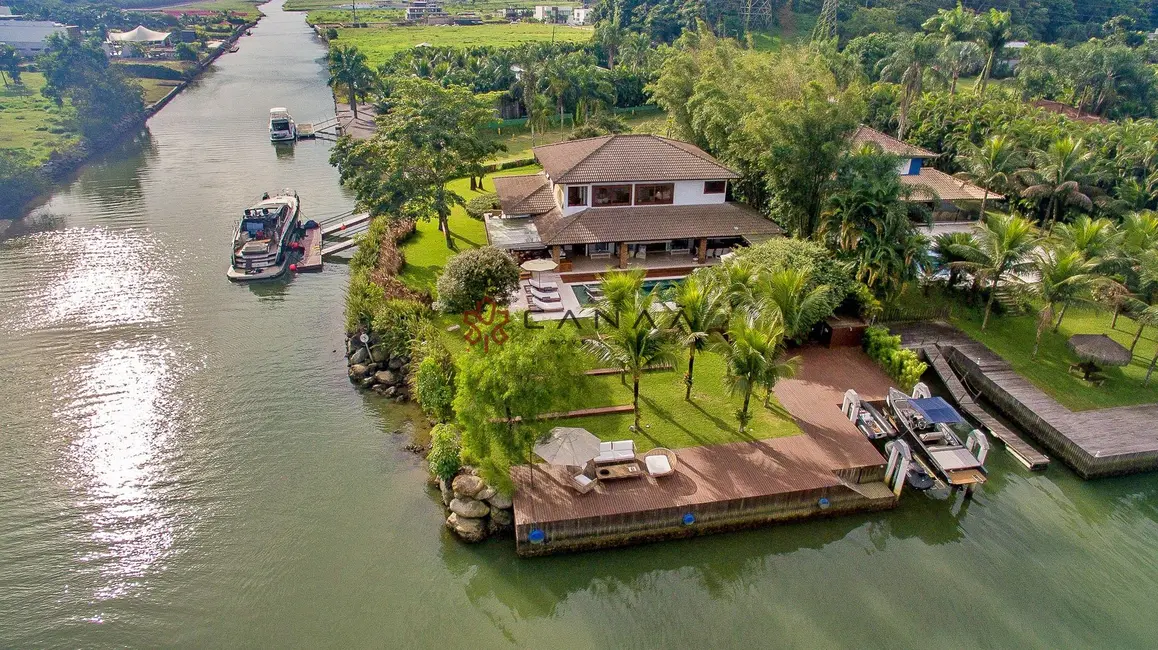 Foto 3 de Casa de Condomínio com 5 quartos à venda, 600m2 em Mombaça, Angra Dos Reis - RJ