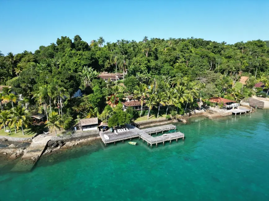 Foto 1 de Casa com 4 quartos para alugar, 200m2 em Angra Dos Reis - RJ