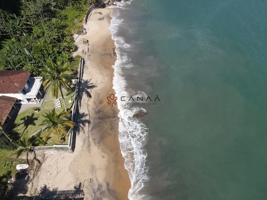 Casa de Condomínio com 4 quartos para alugar, 280m2 em Praia das Goiabas (Mambucaba), Angra Dos Reis - RJ - imagem 4 Foto 4 de Casa de Condomínio com 4 quartos para alugar, 280m2 em Praia das Goiabas (Mambucaba), Angra Dos Reis - RJ
