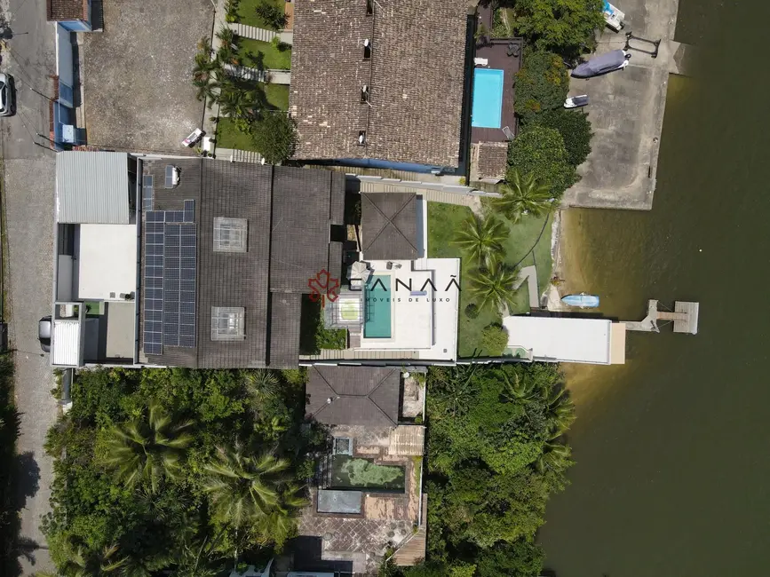Foto 2 de Casa com 4 quartos para alugar, 450m2 em Gambôa do Belém (Cunhambebe), Angra Dos Reis - RJ