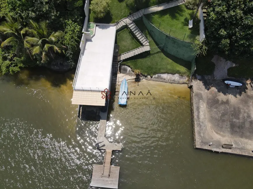 Casa com 4 quartos para alugar, 450m2 em Gambôa do Belém (Cunhambebe), Angra Dos Reis - RJ - imagem 5 Foto 5 de Casa com 4 quartos para alugar, 450m2 em Gambôa do Belém (Cunhambebe), Angra Dos Reis - RJ