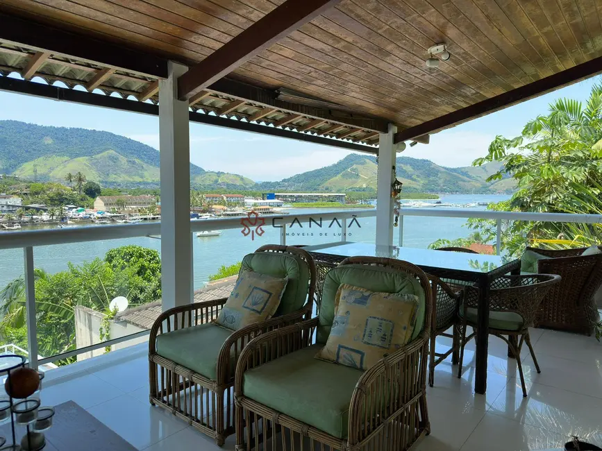 Casa com 4 quartos para alugar, 450m2 em Gambôa do Belém (Cunhambebe), Angra Dos Reis - RJ - imagem 3 Foto 3 de Casa com 4 quartos para alugar, 450m2 em Gambôa do Belém (Cunhambebe), Angra Dos Reis - RJ