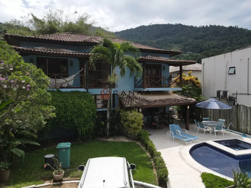 Foto 1 de Casa de Condomínio com 4 quartos à venda, 271m2 em Mangaratiba - RJ