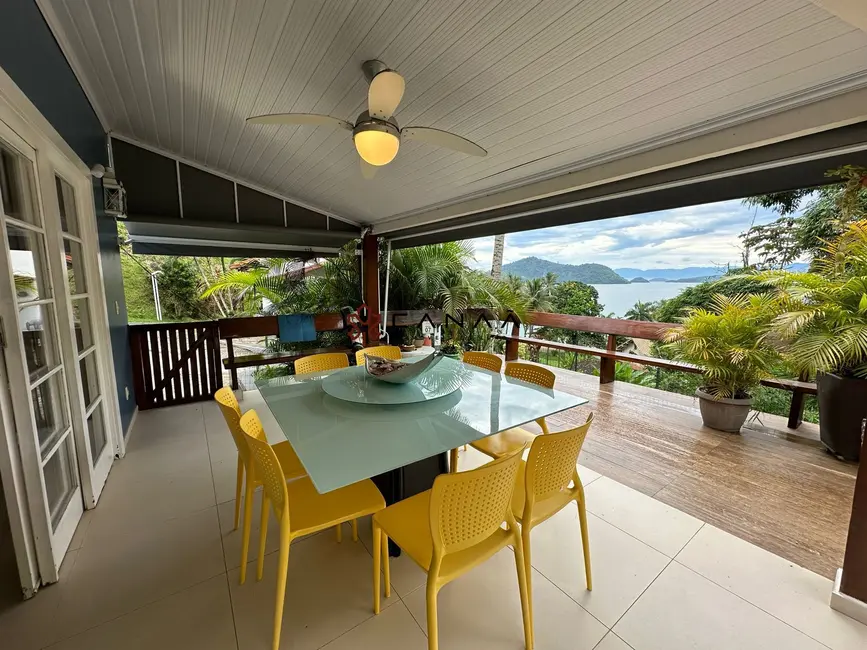 Foto 1 de Casa de Condomínio com 5 quartos à venda, 150m2 em Vila Velha, Angra Dos Reis - RJ