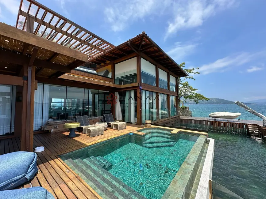 Casa de Condomínio com 7 quartos para alugar, 800m2 em Mombaça, Angra Dos Reis - RJ - imagem 3 Foto 3 de Casa de Condomínio com 7 quartos para alugar, 800m2 em Mombaça, Angra Dos Reis - RJ