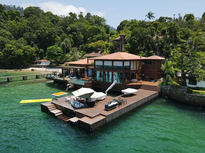 Foto 1 de Casa de Condomínio com 7 quartos para alugar, 800m2 em Mombaça, Angra Dos Reis - RJ