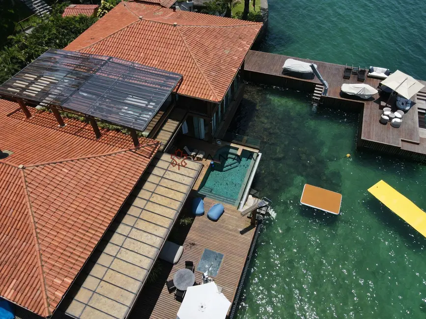 Casa de Condomínio com 7 quartos para alugar, 800m2 em Mombaça, Angra Dos Reis - RJ - imagem 5 Foto 5 de Casa de Condomínio com 7 quartos para alugar, 800m2 em Mombaça, Angra Dos Reis - RJ