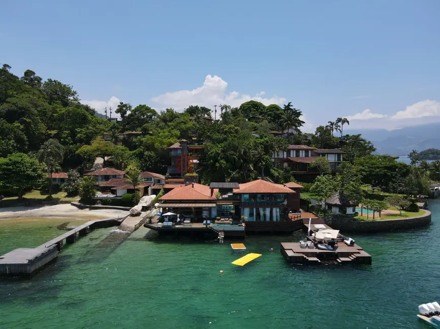 Casa de Condomínio com 7 quartos para alugar, 800m2 em Mombaça, Angra Dos Reis - RJ - imagem 4 Foto 4 de Casa de Condomínio com 7 quartos para alugar, 800m2 em Mombaça, Angra Dos Reis - RJ